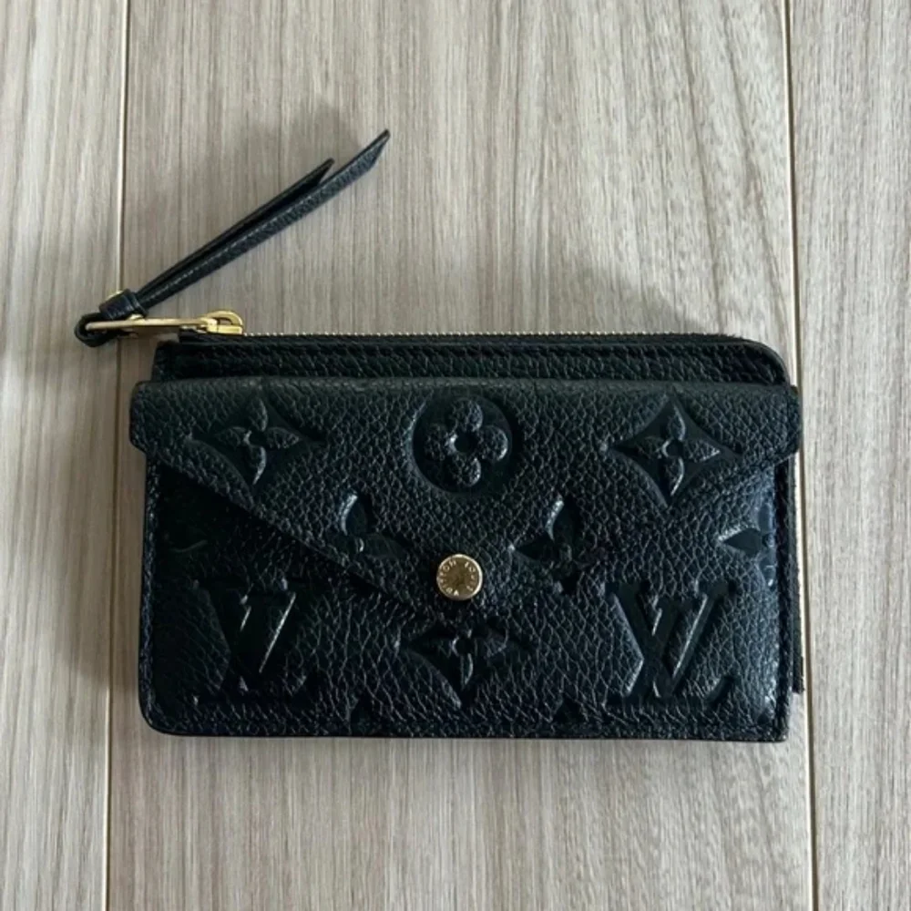 Black Louis Vuitton Women's Wallet - Picture 3 of 8
